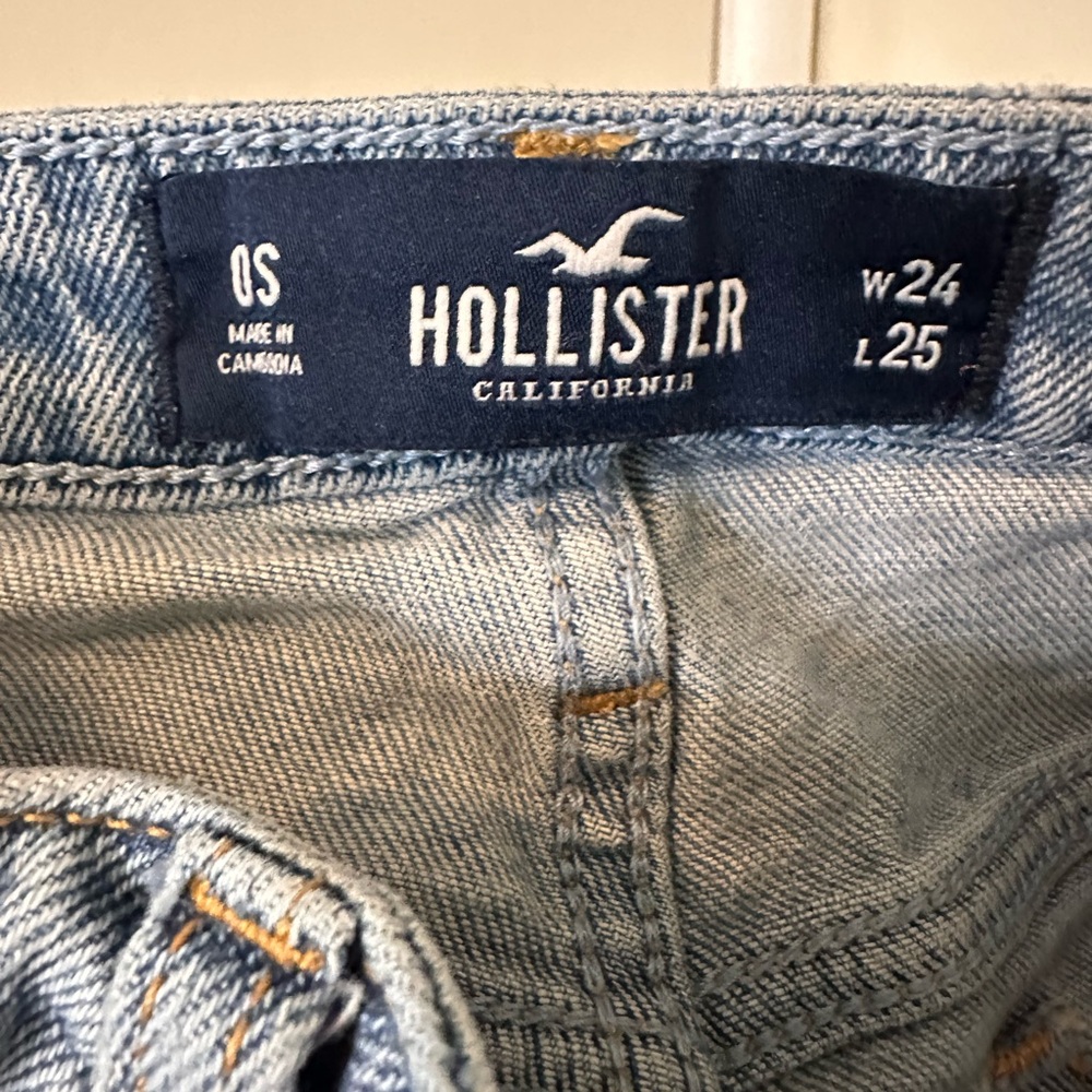 Hollister Ultra High-Rise Light Blue Jeans 0S W24 L25